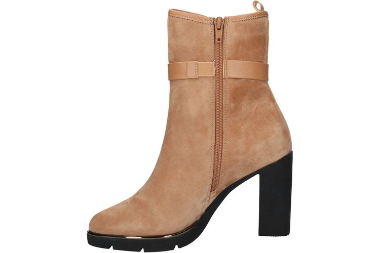 NATHAN-BAUME-NORA-CAMEL-DAMES-0003