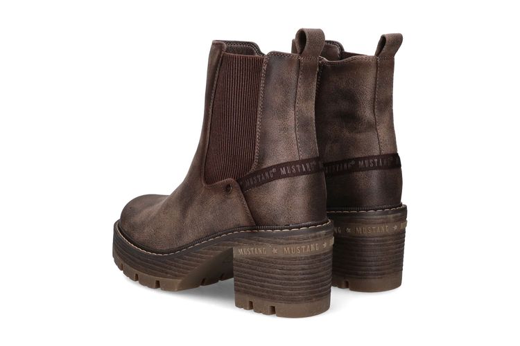 MUSTANG-MOLLY-MARRON-DAMES-0002