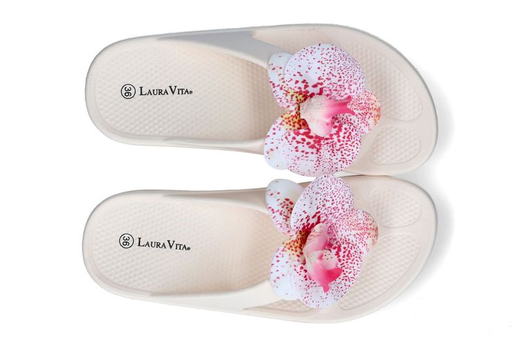 LAURA VITA-NUON06-WIT-DAMES-0003