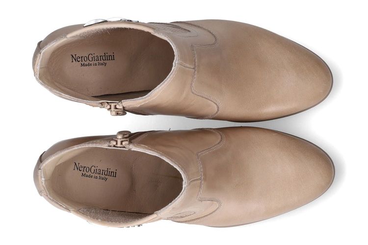 NEROGIARDINI-NOLINA-BEIGE-DAMES-0003