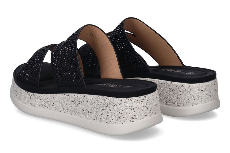 ALEXANDRA BAIZHEN-BELICY-NOIR-DAMES-0002