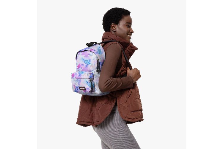 EASTPAK-ORBIT-MAUVE-ACCESSOIRES-0004