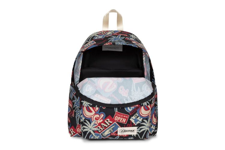 EASTPAK-DAYPAKR4-MOTIEF-ACCESSOIRES-0002