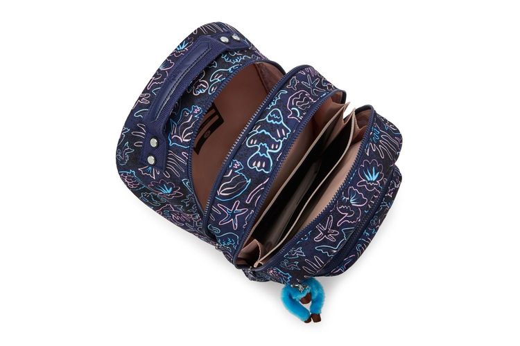 KIPLING-CLASSROOM3-MARINE-ACCESSOIRES-0003