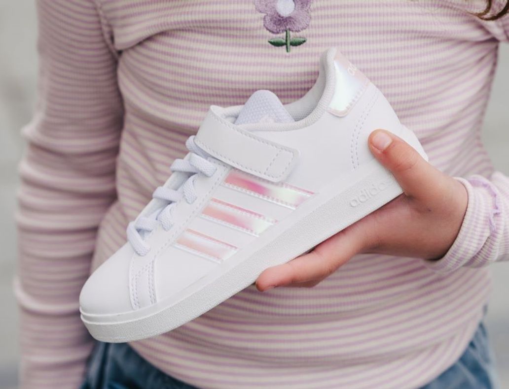 Baskets Adidas blanches et roses pour fille